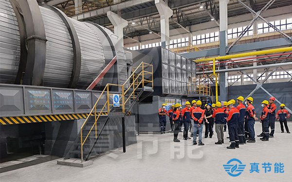 城市污泥干化設(shè)備運(yùn)輸現(xiàn)場